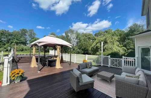 13-Acre Private Estate, Private Lake, Private Golf Range, Private Forest & Hiking Trails - Foto 28