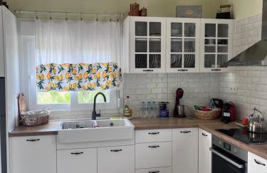 Sea and Garden House - Photo 11