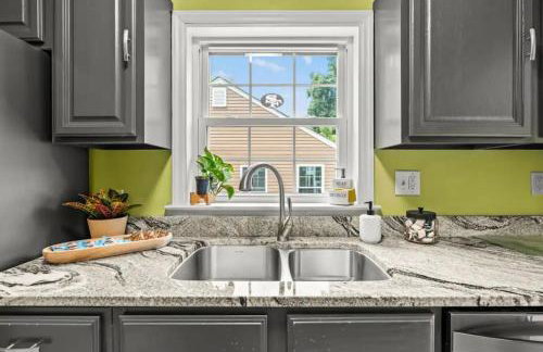 The Peacock House - Close to Restaurants and Shops - Foto 20