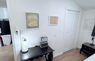 Private 1BR 1BA Suite, Kitchen, Fireplace, Parking - Foto 19