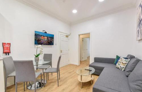 2 Bed Piccadilly Apartment 2 - Photo 2