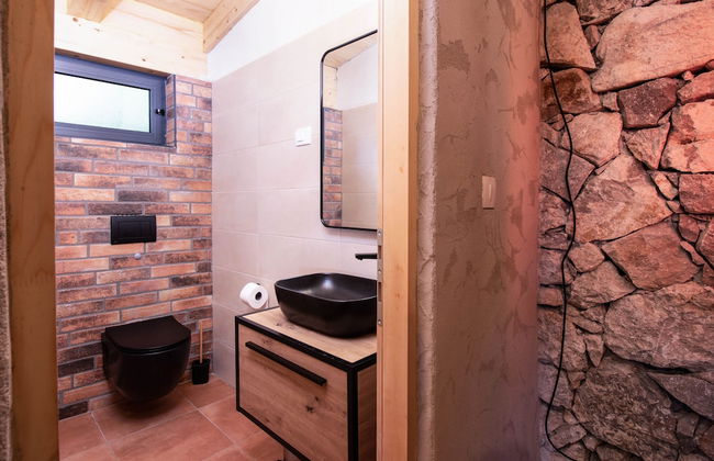 Villa PORTUM - Where Serenity & Comfort meet, Luxurious Woodland Retreat with Private Heated Pool & Amenities - Foto 16