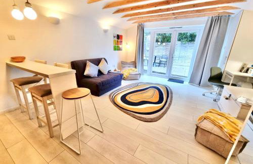 Modern self contained tiny home with patio - Foto 4