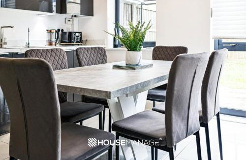 Modern Beautiful 5 bed -Sleeps 13 - Free Parking - Foto 26