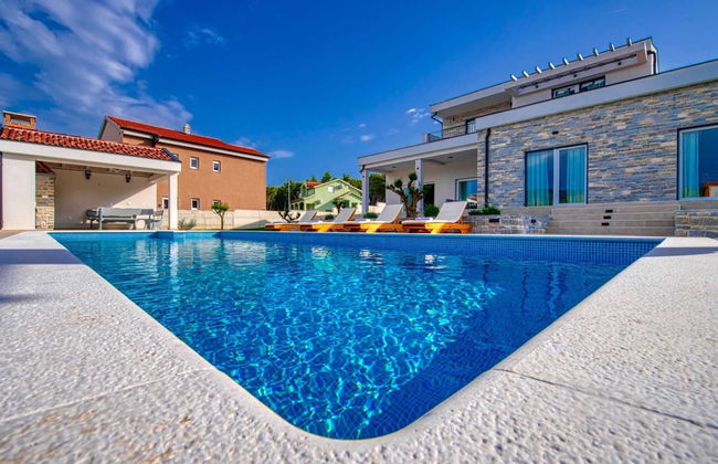 Villa With Private Pool and Garden - Foto 30