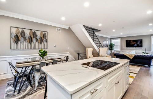 Exceptional Downtown Townhome with Roof Deck -4Bedroom & 3Baths - Foto 5