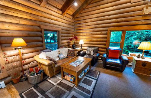 Private Two-Cabin Retreat Near Silverwood Theme Park - Sleeps 15 - Photo 10