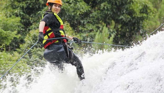 Practicando barranquismo en Da Lat