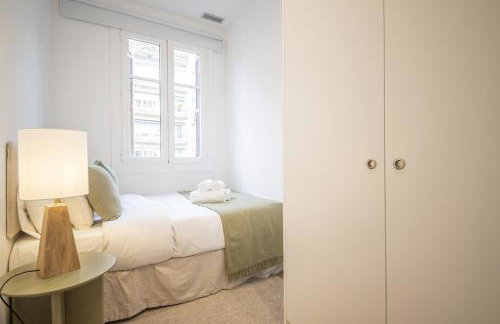 You Stylish Uptown Barcelona Apartments - Photo 26