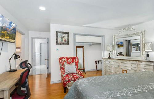 Sanctuary-5BR Home for Extended Stays & Family Comfort - Foto 17