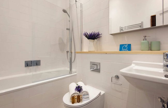 The Stunning Philbeach Garden Apartment - Photo 17