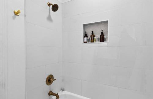 Cozy 2-Floor Home 5BR 3BA 2 Kitchens Backyard - Foto 79