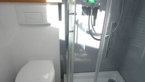 Maisonnette climatisée avec parking privé - Photo 3, Shower