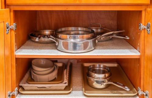 Charming 3BR - Prime Northwood Location - Foto 17