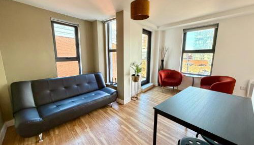 City Centre 2 bed apartment with a balcony - Foto 2