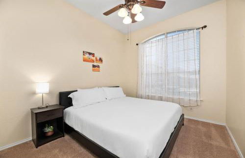 Relaxing 3BR 2BA Oasis - Hot Tub & 5 Beds! - Foto 4