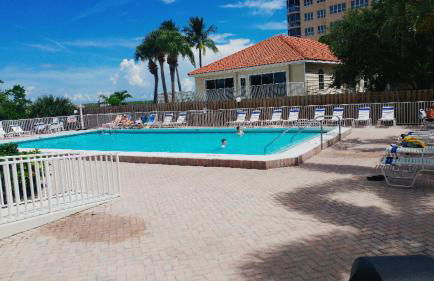 Lover's Key Beach Club by Check-In Vacation Rentals - Photo 17