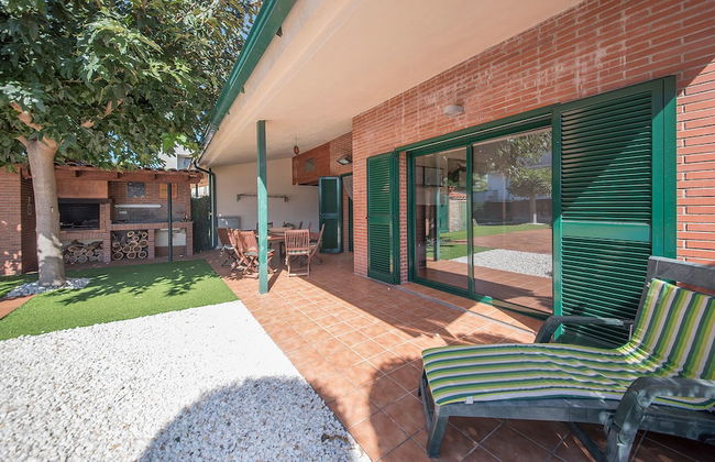 Modern House For Families (R77) - Photo 30