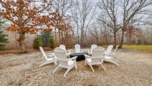 Easy Coast Access! Elevated Marthas Vineyard Stay - Foto 2