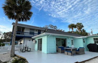 Weeki Wachee Retreat Canal home with hot tub kayaks canoe and boat with trolling motor included - Foto 5