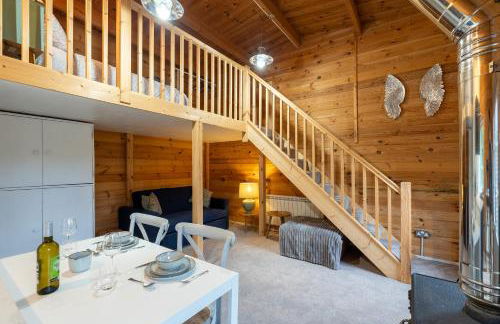 Walliswood Lodge - Wood Burner, Air Con & Wi-fi, Rural Retreat - Foto 47