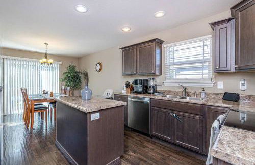 ~It's a Gem~Comfy Hideaway for R&R ~King Bed!~ - Foto 24