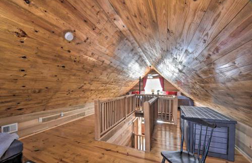 The Lake Place Cabin with Golf Cart and Free Kayaks! - Foto 14