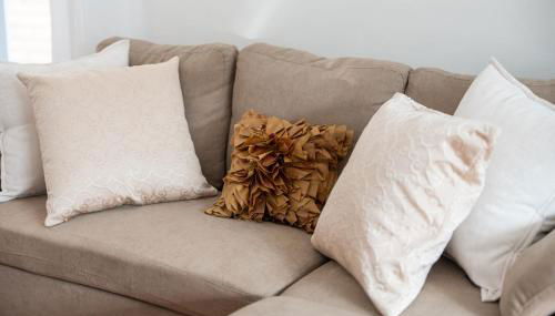 Quiet Retreat 10 Min to NYC Train & free Parking - Photo 4