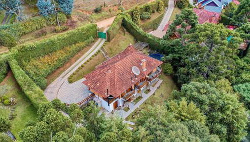 Chalé Belga em condomínio - 1,2 km do Centro Turístico Capivari - Foto 5