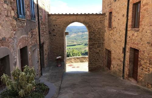 Tuscan Hilltop Getaway - Foto 20