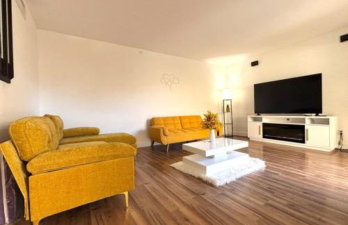 Bright 2BR Poolside Retreat Downtown Fort Myers - Foto 24