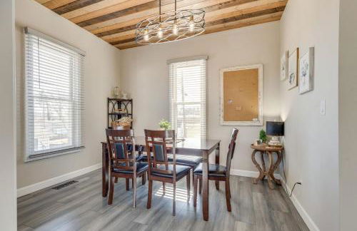 Soak n Stroll 2 State St Casino Firepit Dogs OK - Foto 12