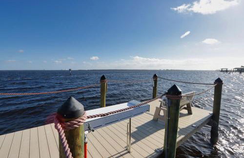Stunning Waterfront Home with Southeast Bay Frontage - Villa Cuquita - Foto 5
