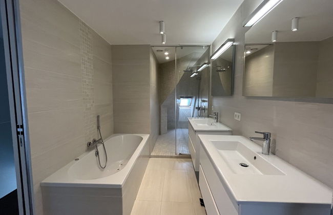 Modern Holiday Home Near Bruges and the North Sea - Photo 18