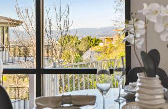 Quiet Home with Spectacular Scenic Mountain Views near Universal Studios Hollywood - Photo 13