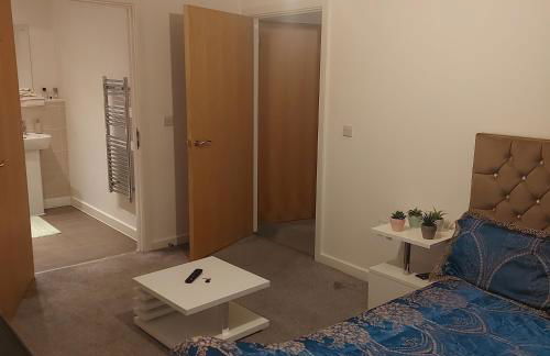 Ensuite Double Bedroom, Live in landlord - Foto 2