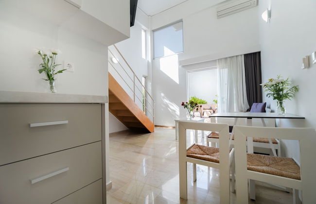 Lotus Hotel Apartments - Photo 13