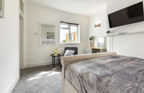 Luxury 3-Bed Apartment Near To London With Parking - Foto 5