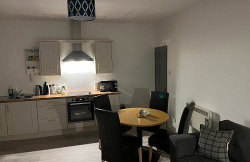 The Coach House 2 - Bedroom Apartment Sleeps 5 - Photo 3