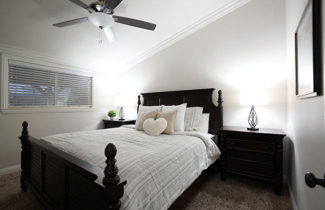 Sweet 4 bedroom, 3 bath plus Loft Bedroom, Pool Home - Photo 6