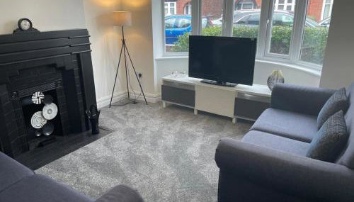 Belmont Lodge - Photo 4