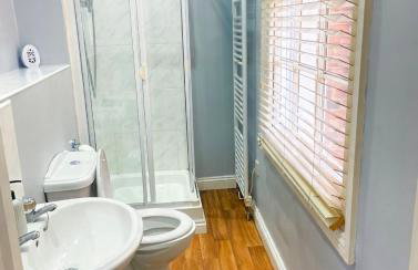 Stylish Townhouse in Leamington with parking - Foto 6