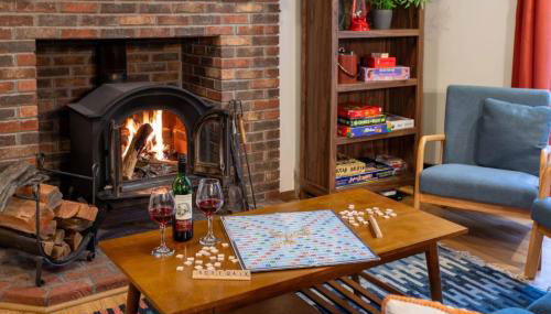 Hot Tub & Fire Pit: Cozy Pines Chalet in Poconos - Foto 3