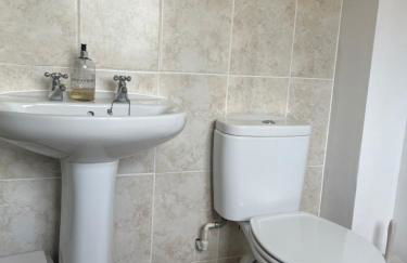 Twyngaer, a spacious 3 bedroom bungalow sleeps 5 - Photo 17