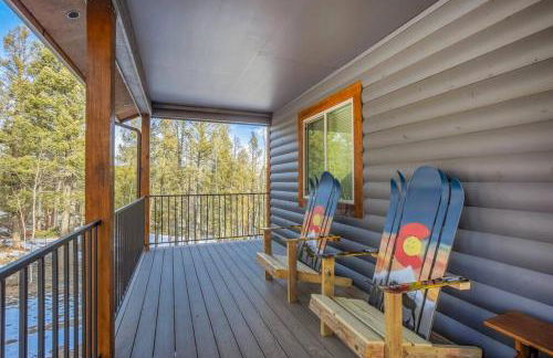 Rustic cabin charm w/ hot tub, arcade basketball - Foto 12