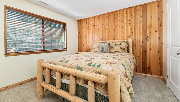 Whiskey Pines Chalet - Foto 3, Habitación