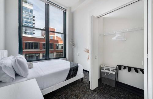 West Loop - City Views With In & Out Parking 2 - Photo 19