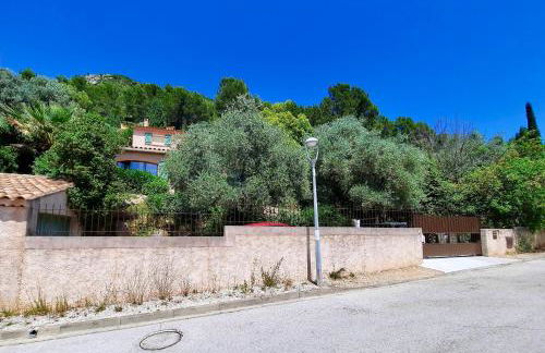 Les Restanques de Toucas - Studio dans villa avec jardin et piscine partagée - Foto 37