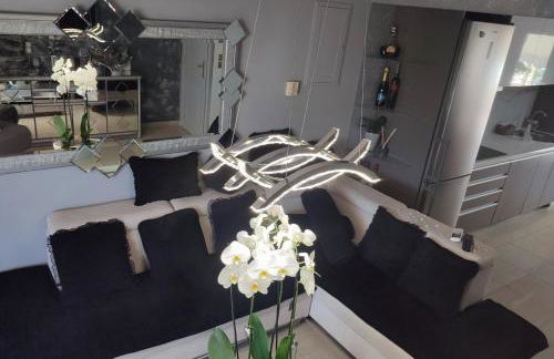 Diamond City Lux Apartment - Photo 72