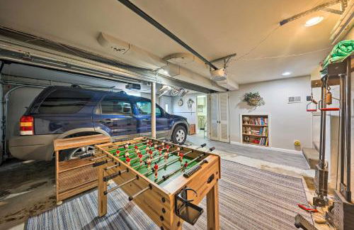 Cozy Kansas City Home with Yard - 9 Mi to Dtwn! - Foto 12